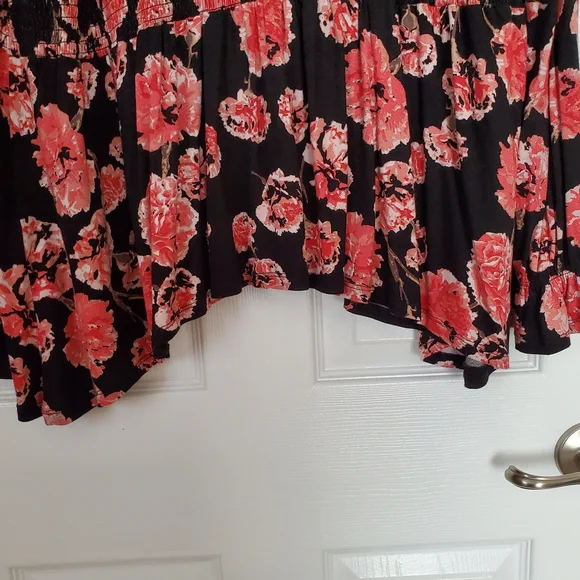 American Rag Floral V-Neck Tie Blouse - Black and Red - Picture 7 of 8